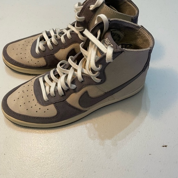 Nike Men's Beige and Dark Gray Sneakers SB-M - Picture 3 of 10